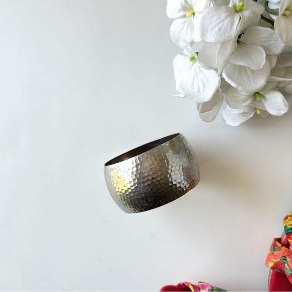 3/$20 Hammered Design Bangle Bracelet - Picture 6 of 9